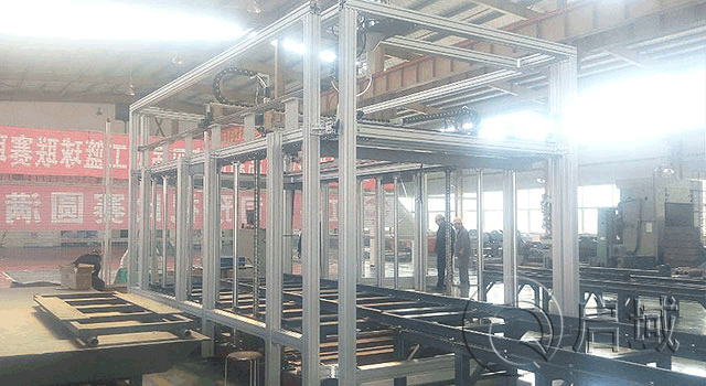 机器?；ぷ爸? width=